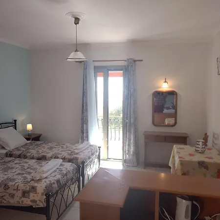 Reggina's Place شقة Vlachata