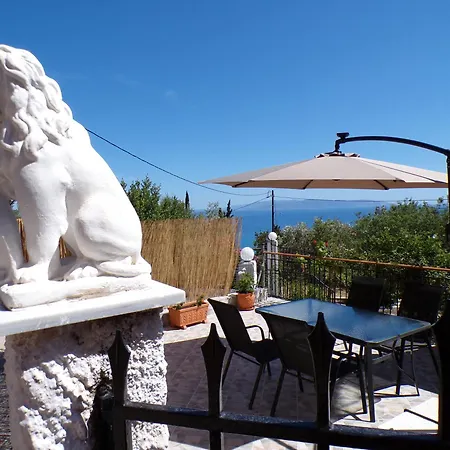 Reggina's Place شقة Vlachata